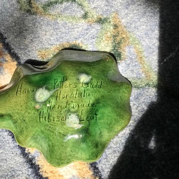 Hawaiian Potters Guild Handmade Hibiscus Leaf - Picture 6 of 6